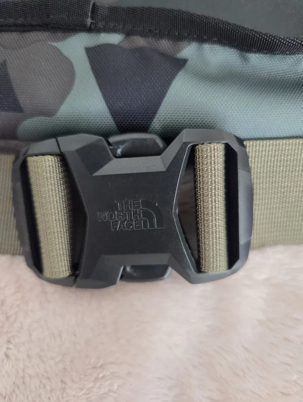 The North Face Camouflage Waist Bag Belt Bag Camo NWOT Excellent Condition